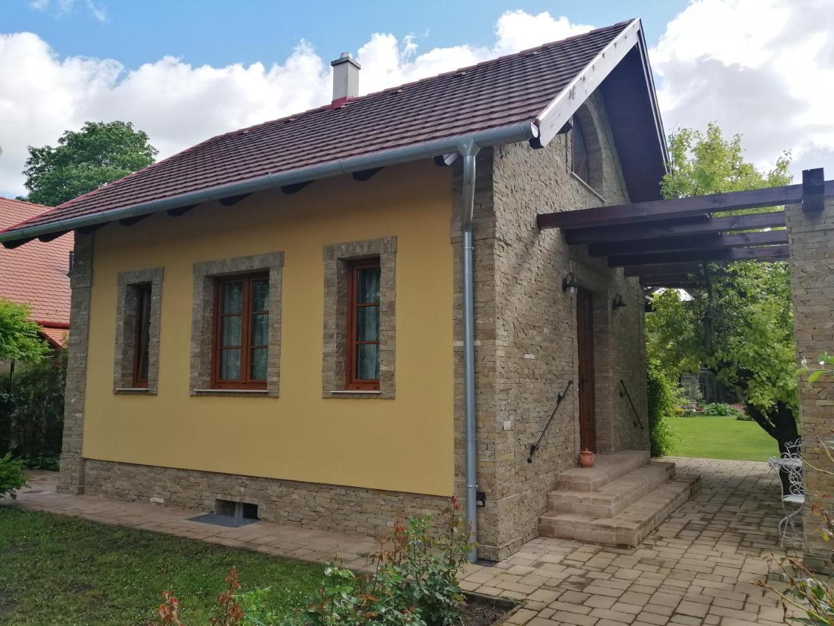 Duzzogó Vendégház Agárd Gárdony Exterior foto